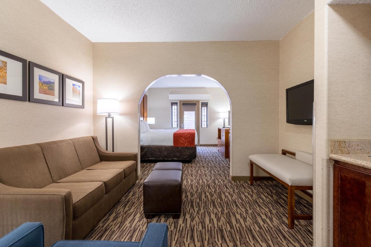 Comfort Suites Golden West On Evergreen Parkway Екстер'єр фото